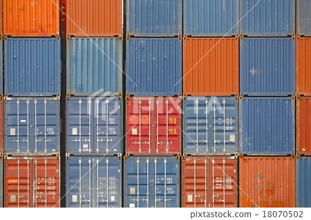 Stacked Containers 18070502