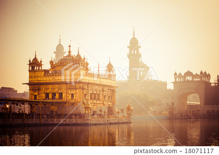 Sikh gurdwara Golden Temple 18071117