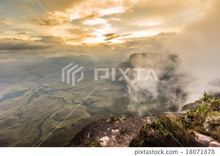 The view from the plateau of Roraima  18071878