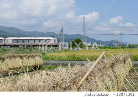 Odakyu Line Limited express romance car 30000 form EXE near Tsurumi Onsen Odakyu Line Limited express romance car 30000 form EXE near Tsurumi Onsen 18072391