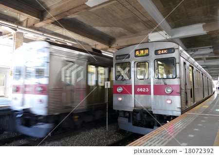 Tokyu Den - en - Michien Line 8500 Series Nagtsuda Station 18072392