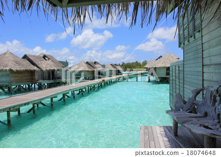  Water cottage 18074648