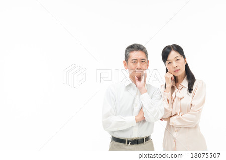中間的情侶 中間的情侶 18075507