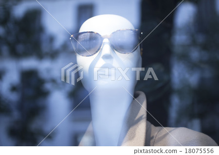 Shop dummy fashion store sunglasses mannequin Shop dummy fashion store sunglasses mannequin 18075556