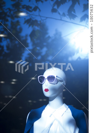 Shop dummy fashion store sunglasses mannequin 18075632