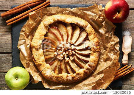 Apple galette 18080036