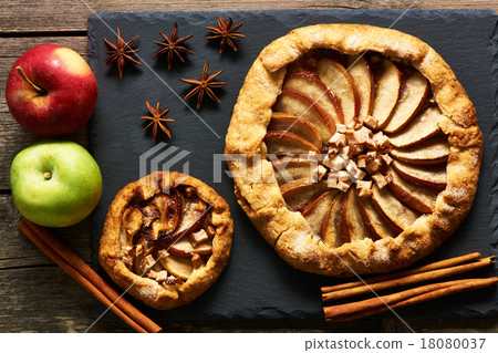 Apple galette 18080037