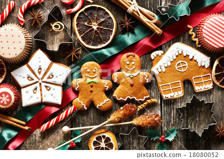 Christmas homemade gingerbread cookies Christmas homemade gingerbread cookies 18080052