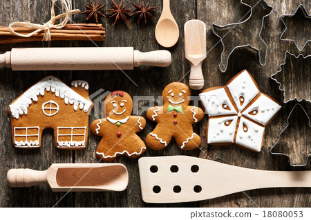 Christmas homemade gingerbread cookies Christmas homemade gingerbread cookies 18080053