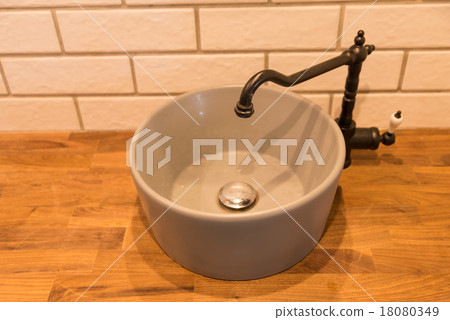 Wash basin Wash basin 18080349