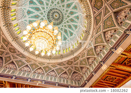 Sultan Qaboos Grand Mosque (Oman, Muscat) 18082262