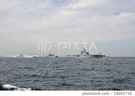 Watching expressions 18085716