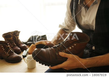 Shoes maintenance 18087819