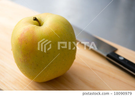 Apple Apple 18090979