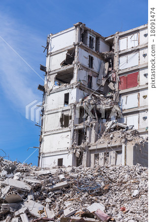 Demolished house before reconstruction 18091474