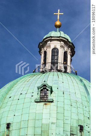 Vienna, Austria - famous Peterskirche Vienna, Austria - famous Peterskirche 18096117