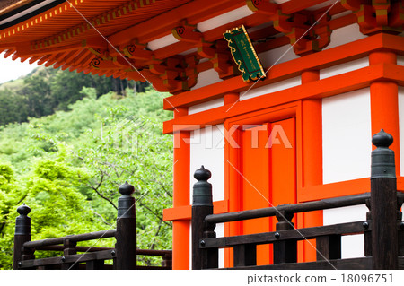 Three-storied pagoda at Taisan-ji Temple Three-storied pagoda at Taisan-ji Temple 18096751