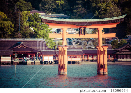 Miyajima, Famous big Shinto torii standing Miyajima, Famous big Shinto torii standing 18096954