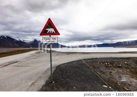 Warning sign polar bears, Spitsbergen, Svalbard 18096988