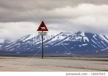 Warning sign polar bears, Spitsbergen, Svalbard 18097043