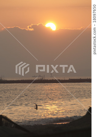 autumn sea 18097650