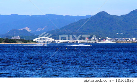 Jet ski running in Hakata Bay Jet ski running in Hakata Bay 18101886