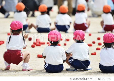Kindergarten sports festival 18102980