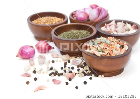 fresh and dries spices and flavorings fresh and dries spices and flavorings 18103285