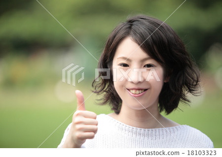 一個女人做一個好兆頭 18103323