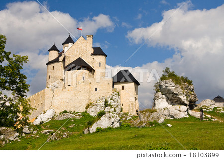 medieval castle in Bobolice, Poland 18103899