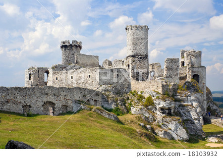 Ogrodzieniec Castle, Poland. 18103932