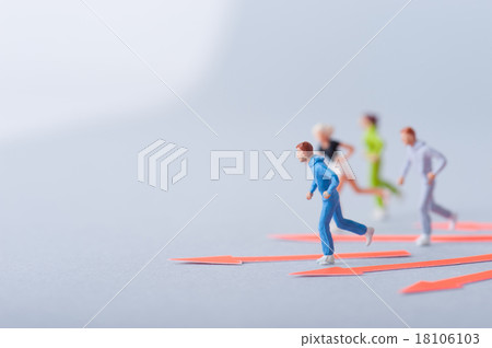 People running with arrows 18106103