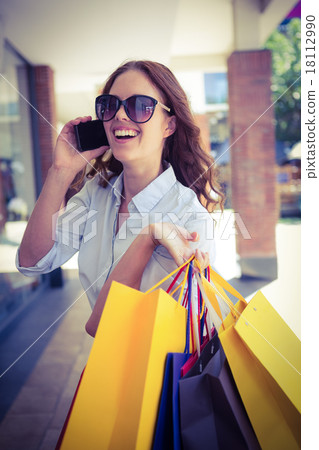 Pretty woman shopping at the mall 18112990