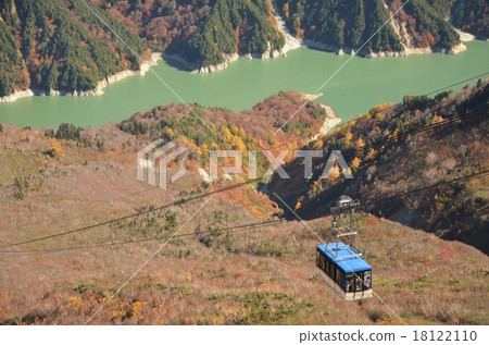 秋葉山，黑部湖和立山索道立山山峰 18122110
