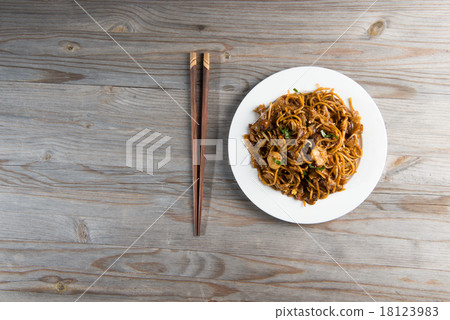 Fried Penang Char Kuey Teow Fried Penang Char Kuey Teow 18123983
