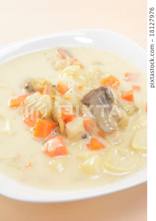 Delicious clam chowder 18127976