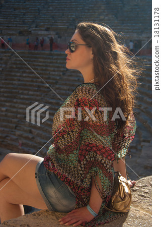 girl in sunglasses 18131178