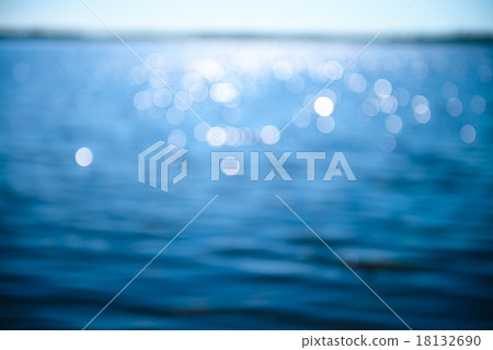 Sparkle of water surface (blur expression background) 18132690