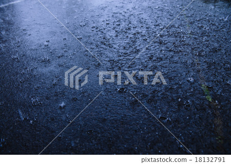 游擊隊大雨 18132791