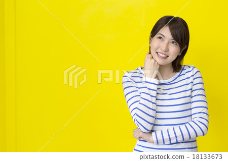 Thinking young lady 18133673