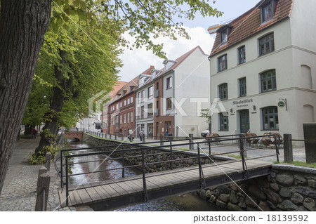 Canal bridge 18139592