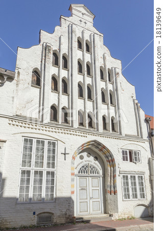 White facade White facade 18139649
