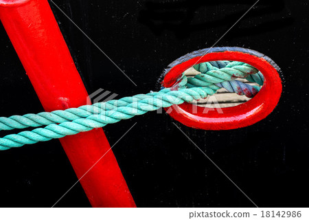Mooring line of a trawler 18142986