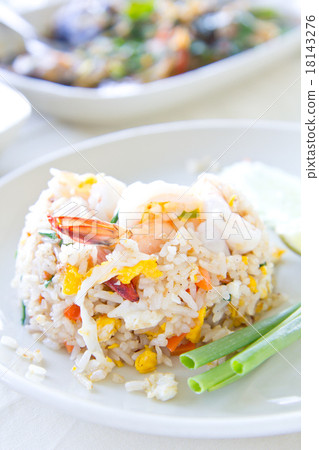 Fried rice with big shrimps, Thai food 18143276