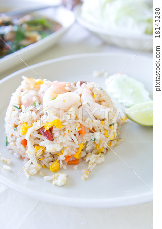 Fried rice with big shrimps, Thai food Fried rice with big shrimps, Thai food 18143280