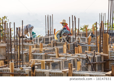 Worker working in constion site 18147831