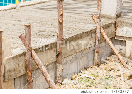 Woodl mold for cement construction 18148887