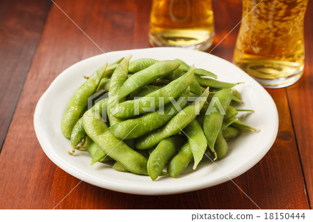 Beer and Edamame 18150444