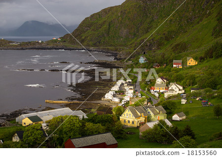 houses on a sea coast 18153560