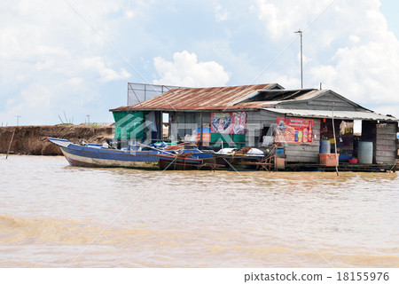 柬埔寨暹粒Trensap湖 18155976